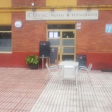 Hostal Restaurante Classic Columbrianos Exterior foto